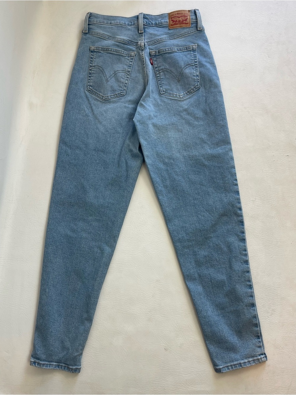 Levi’s High Waisted Mom Jeans W28 L29 Light Wash High Rise - Picture 11 of 14